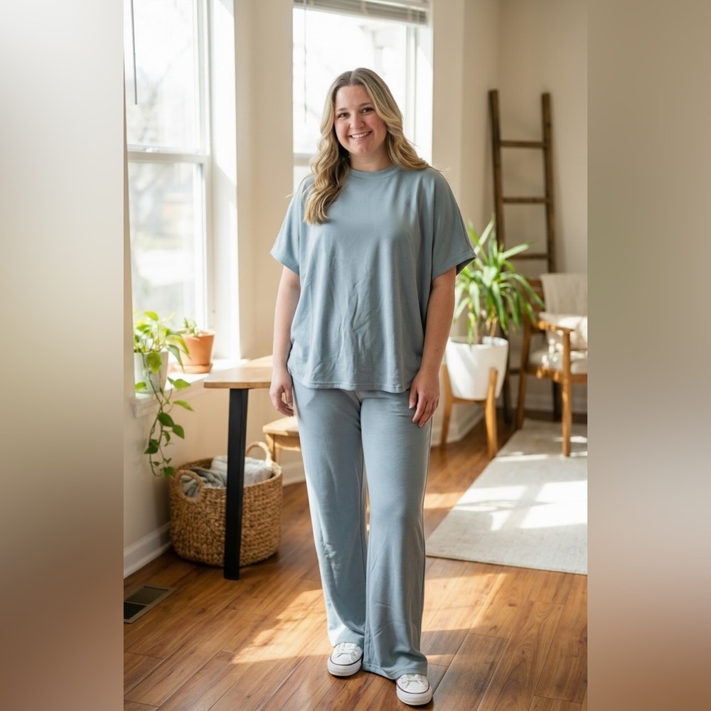 Dear Scarlett Women's Plus Size Paris Light Blue Pants & Top Set - Picture 1 of 6